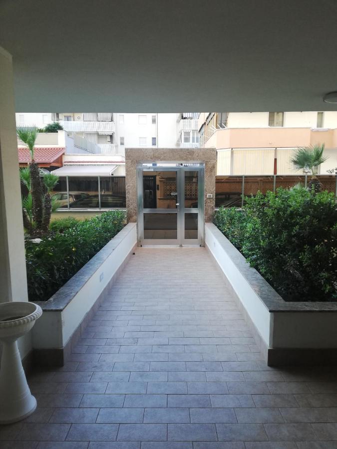 Levante Waterfront Bari Buitenkant foto
